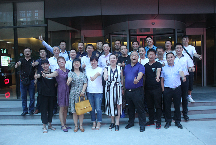 憶往昔崢嶸歲月，展未來錦繡前程